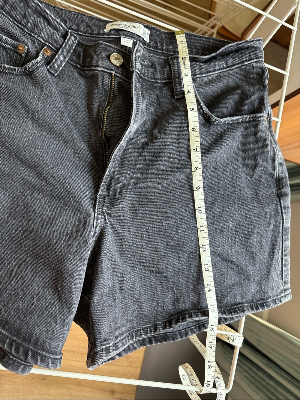 Abercrombie Curve Love High Rise Dad Shorts 30 READ - Picture 3 of 10